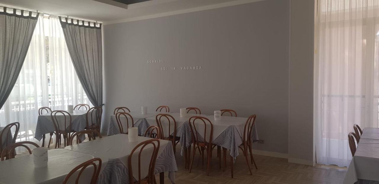 Hotel Monaco - Parcheggio Incluso Min 2 Gg Milano Marittima Exterior photo