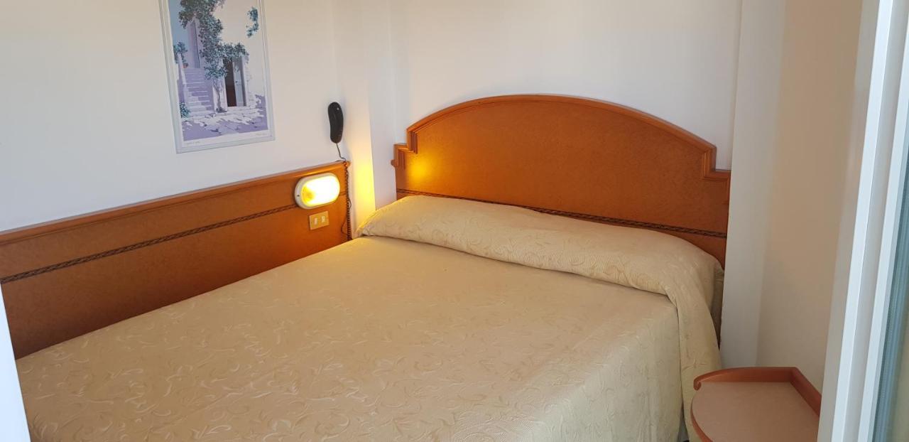 Hotel Monaco - Parcheggio Incluso Min 2 Gg Milano Marittima Exterior photo