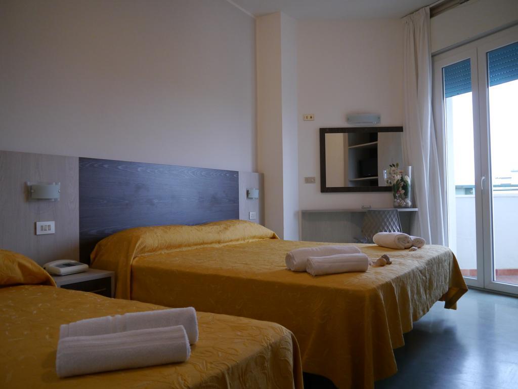 Hotel Monaco - Parcheggio Incluso Min 2 Gg Milano Marittima Exterior photo